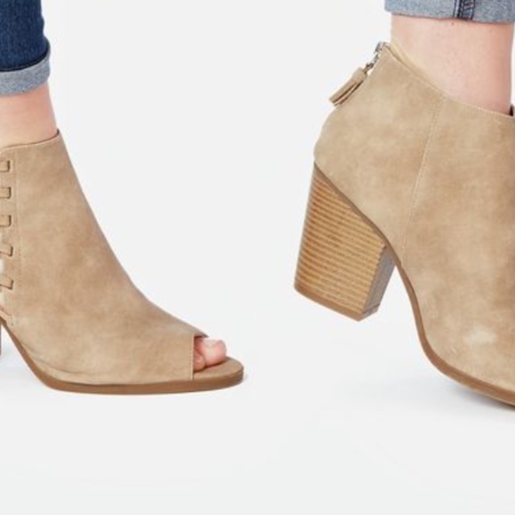 JustFab Tan faux suede bootie heel Size 10 - Picture 5 of 5